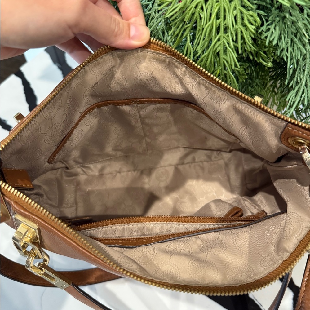 Michael Kors pebble leather shoulder / crossbody bag - Picture 5 of 8
